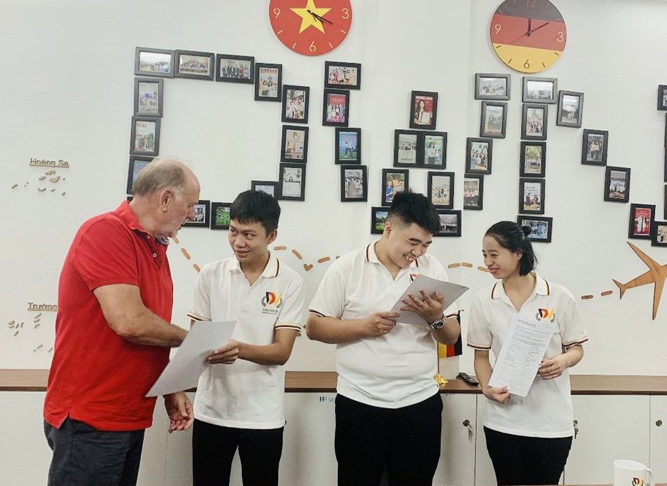 phong-van-truc-tiep-hoc-vien-du-hoc-nghe